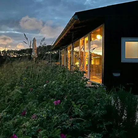 Vakantiehuis 1980s Wooden House With Views Over Aarhus Bay
