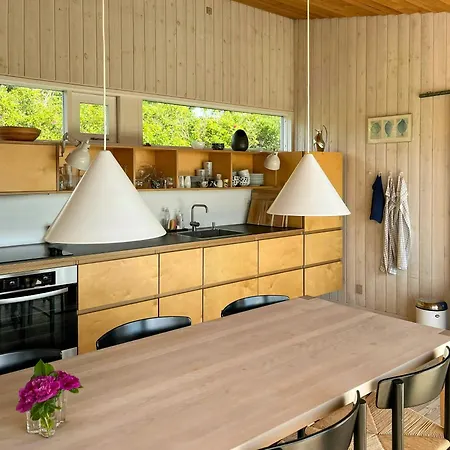 Vakantiehuis 1980s Wooden House With Views Over Aarhus Bay *