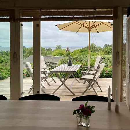 1980s Wooden House With Views Over Aarhus Bay Vakantiehuis