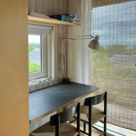 1980s Wooden House With Views Over Aarhus Bay Vakantiehuis *